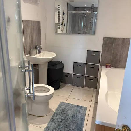 Siochain Agus Ciuin Teach Carnew