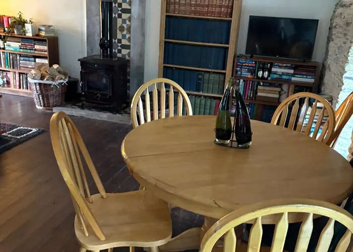 Siochain Agus Ciuin Teach * Carnew